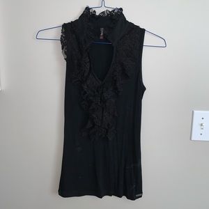 🍓SHIRTS 2/$20🍓 Lace neck tank top